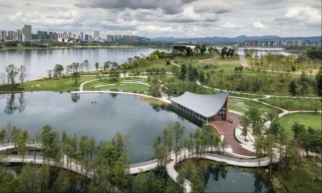 鈦鋅板 – “山水相融，城境共生”中的成都興隆湖中信書店